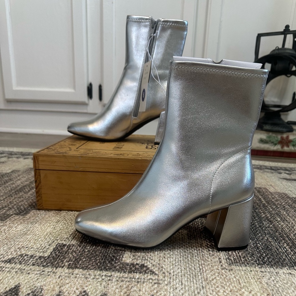 NEW A New Day Pippa Stretch Boots Women’s Size 6 NWT  Silver Ankle Boots - Picture 13 of 16